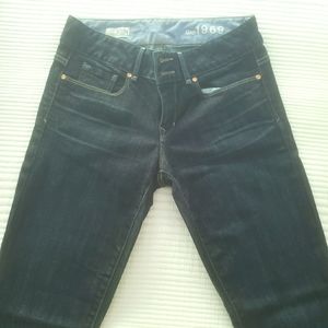 Gap 27/4a Mid-Rise Perfect Boot 1969 dark wash jeans